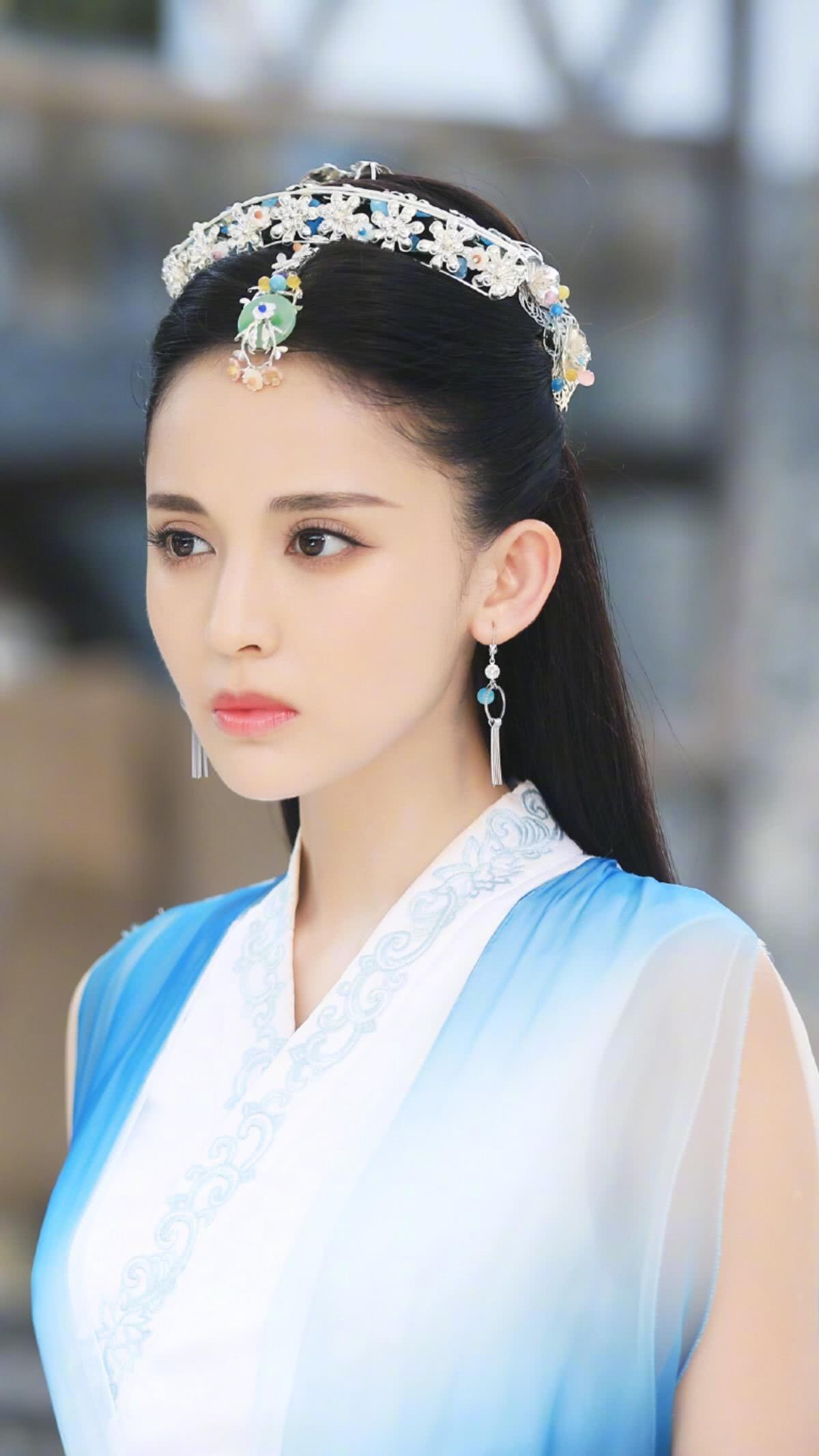 古裝魅力再現(xiàn)，歷史與時(shí)尚交融的藝術(shù)典范之美
